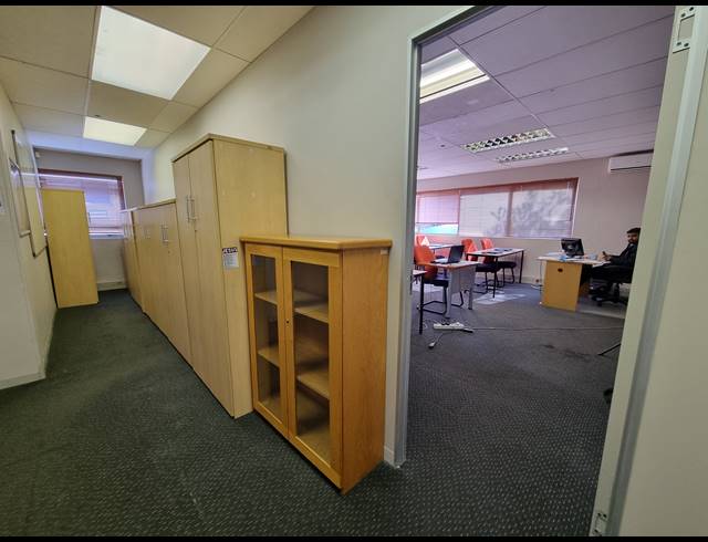 835M² OFFICE FOR SALE IN SUNNINGHILL